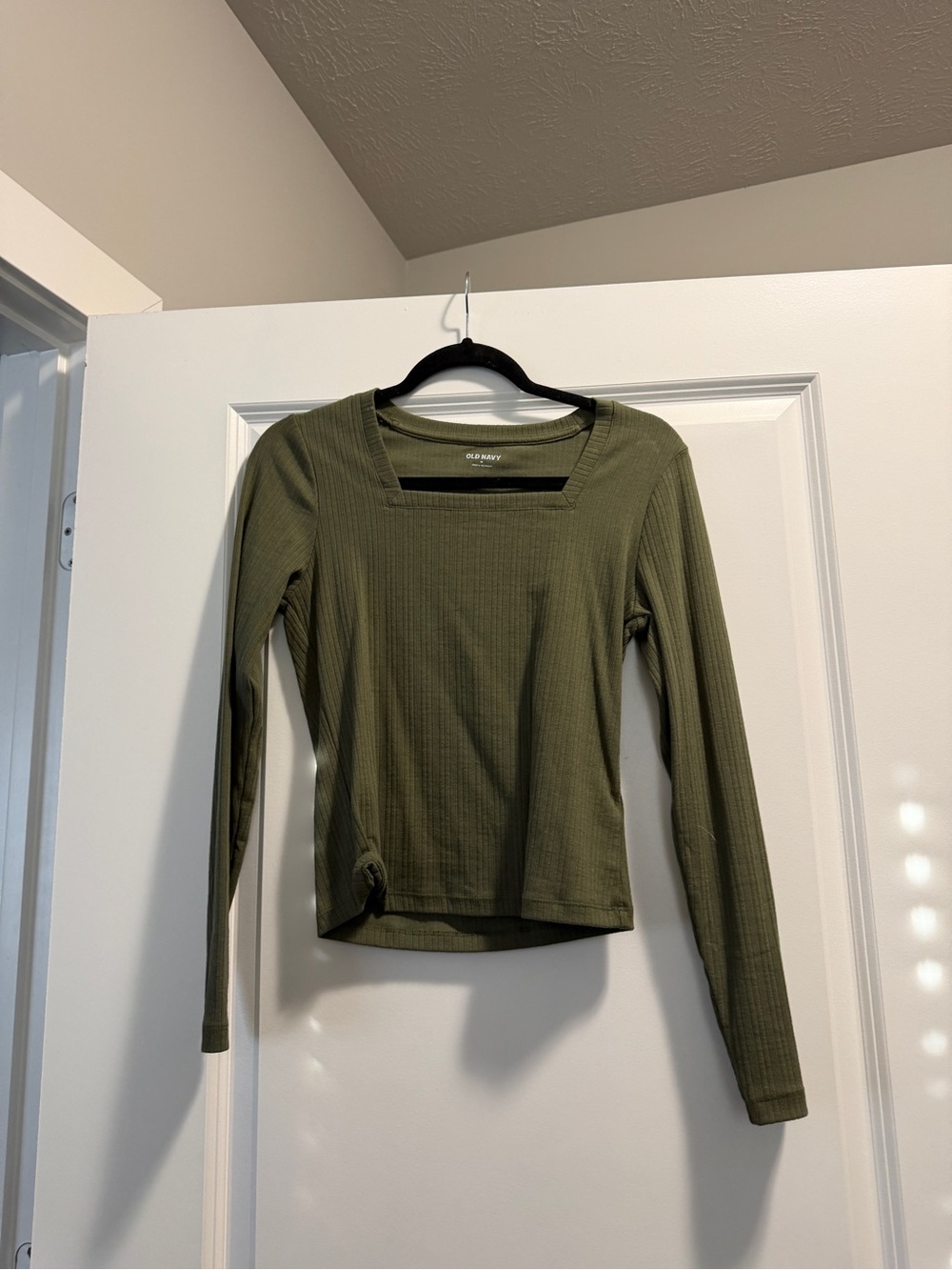 Square neck long sleeve